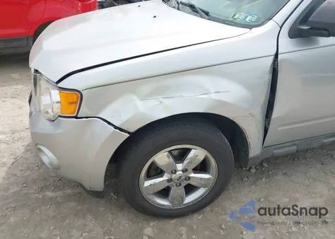 2009 Ford Escape Xlt z USA, uszkodzony, nr VIN 1FMCU93GX9KB86707